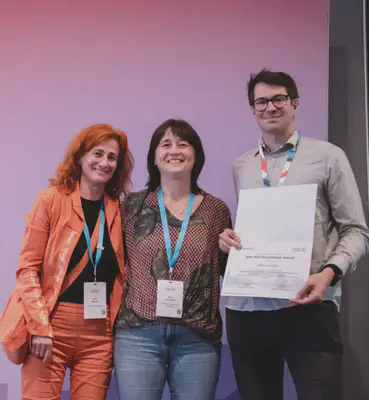 Markus Wallinger receiving the 2025 EuroVis Phd Award